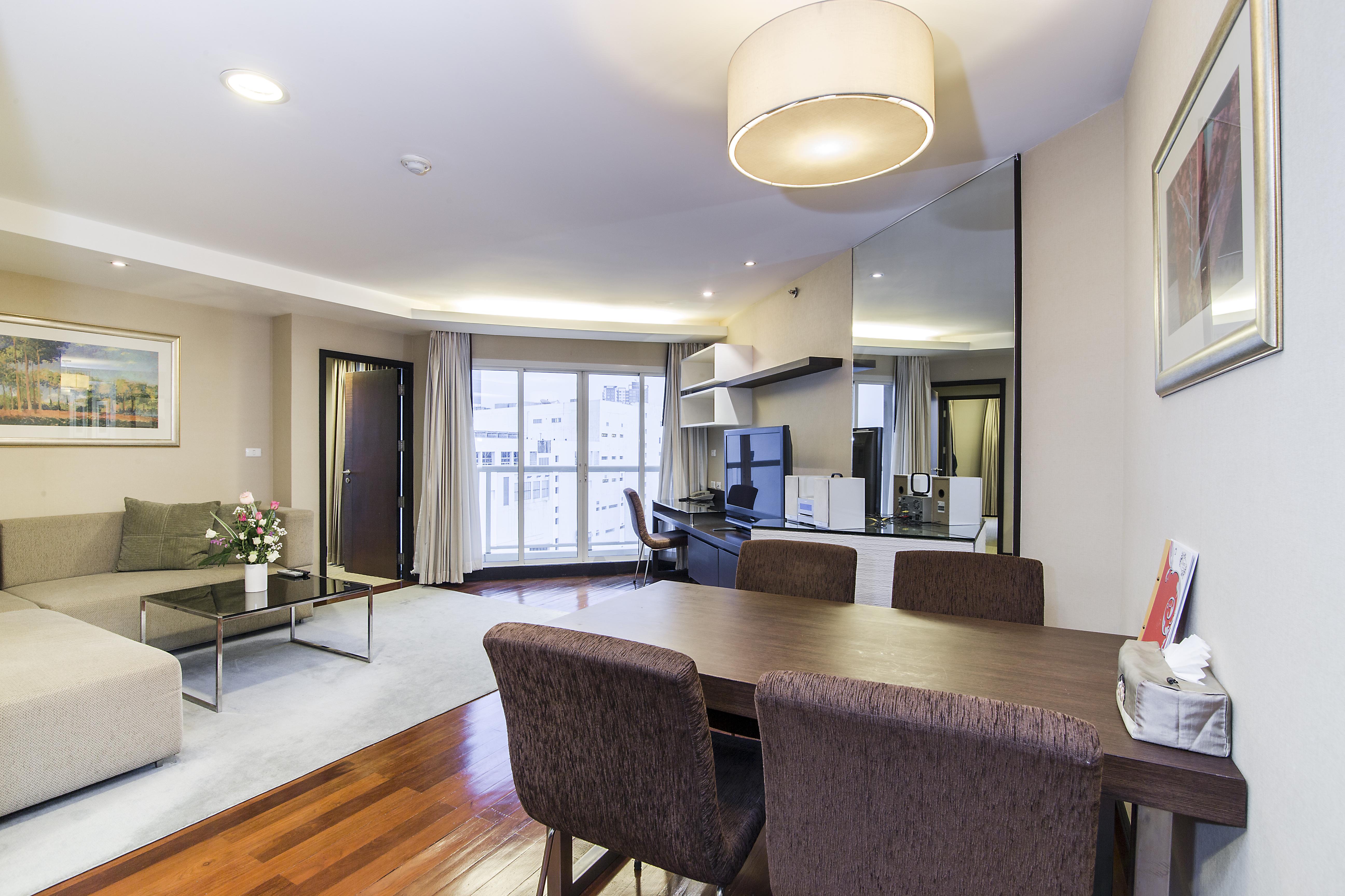 The Narathiwas Hotel & Residence Sathorn Бангкок Экстерьер фото