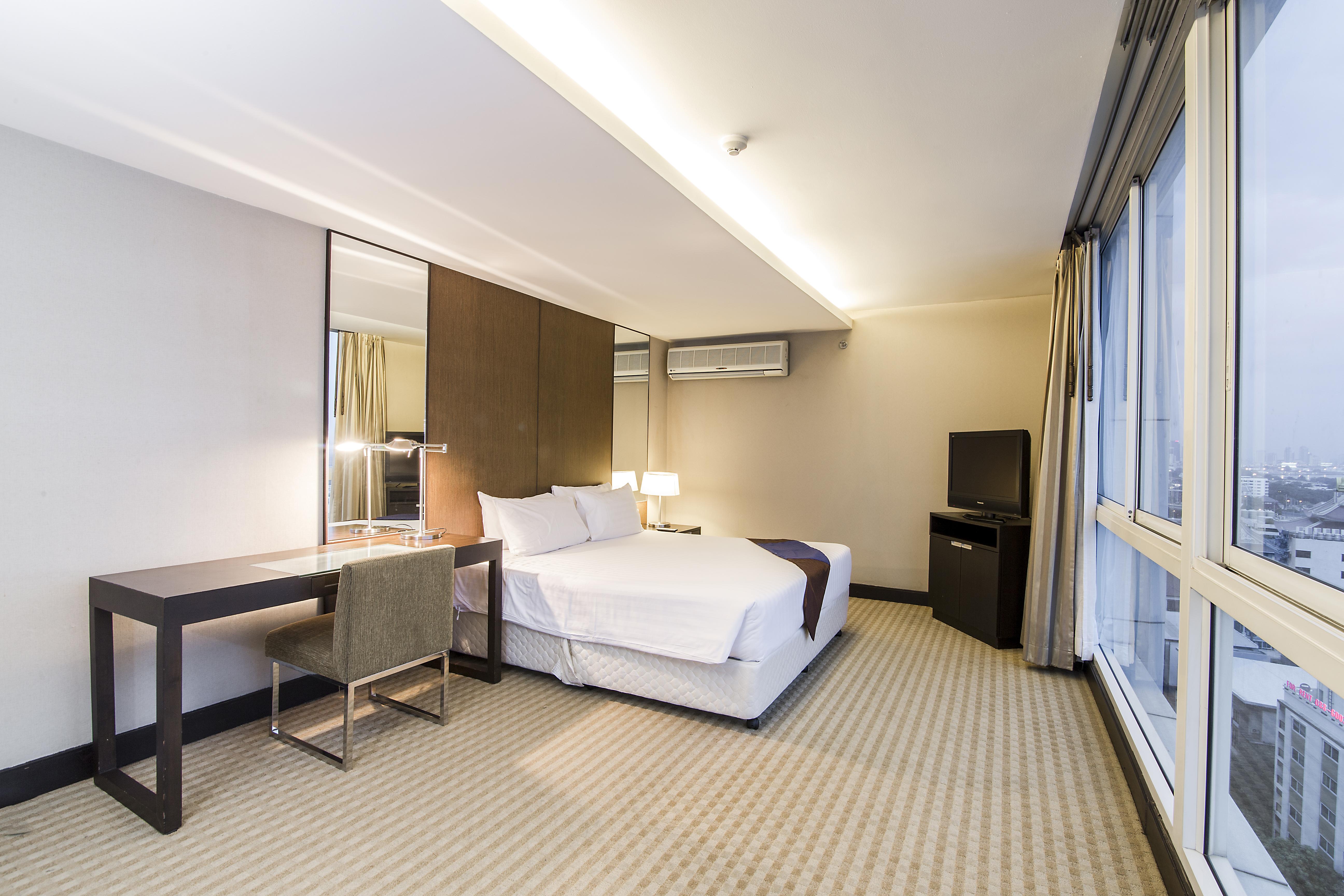 The Narathiwas Hotel & Residence Sathorn Бангкок Экстерьер фото