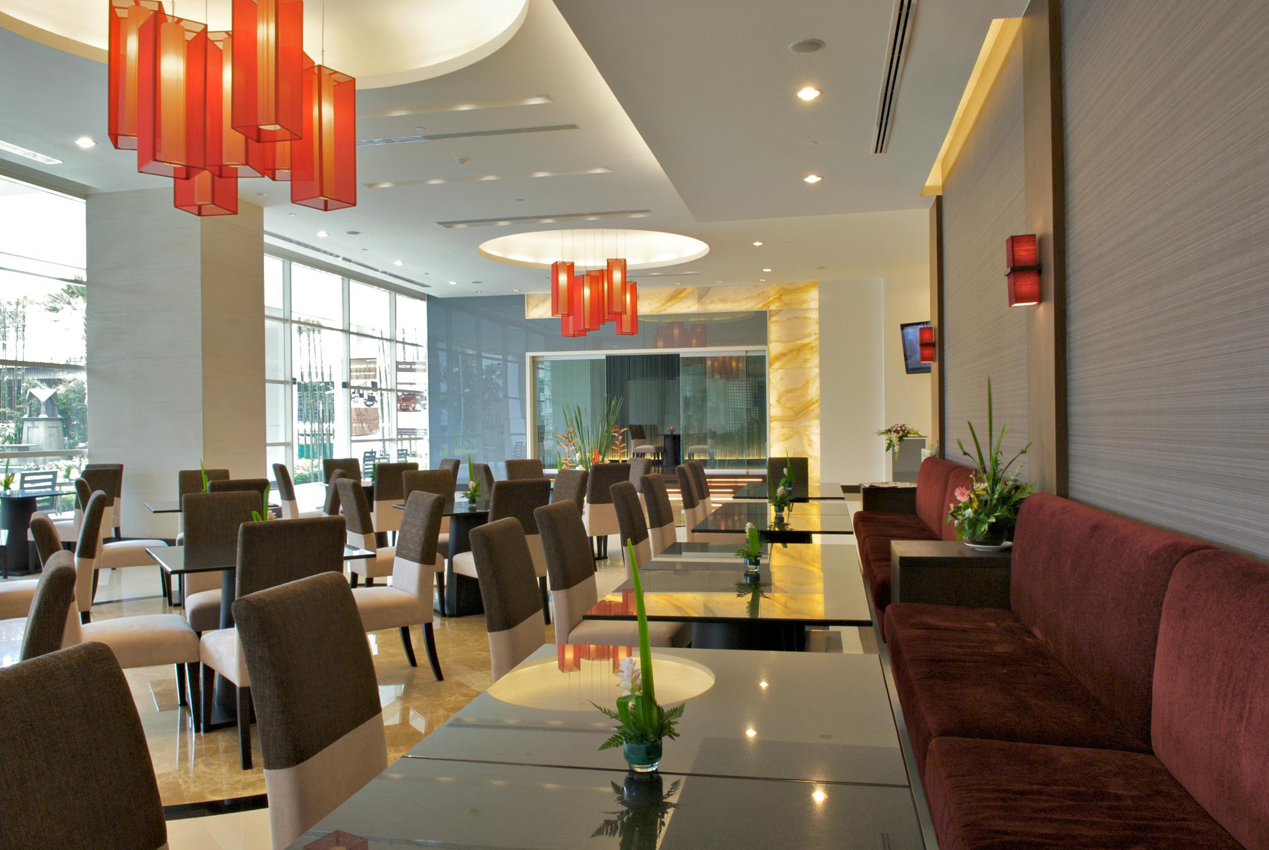The Narathiwas Hotel & Residence Sathorn Бангкок Экстерьер фото