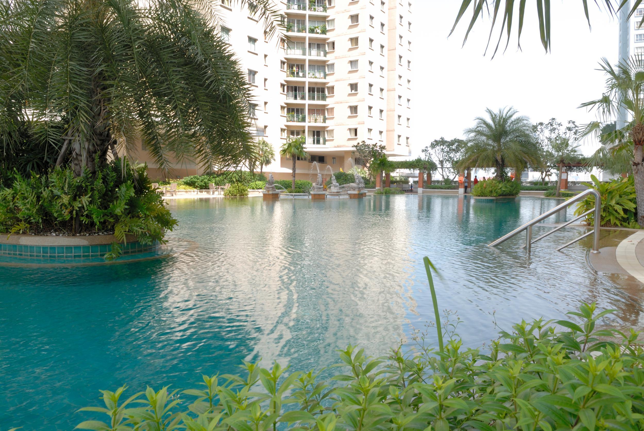 The Narathiwas Hotel & Residence Sathorn Бангкок Экстерьер фото