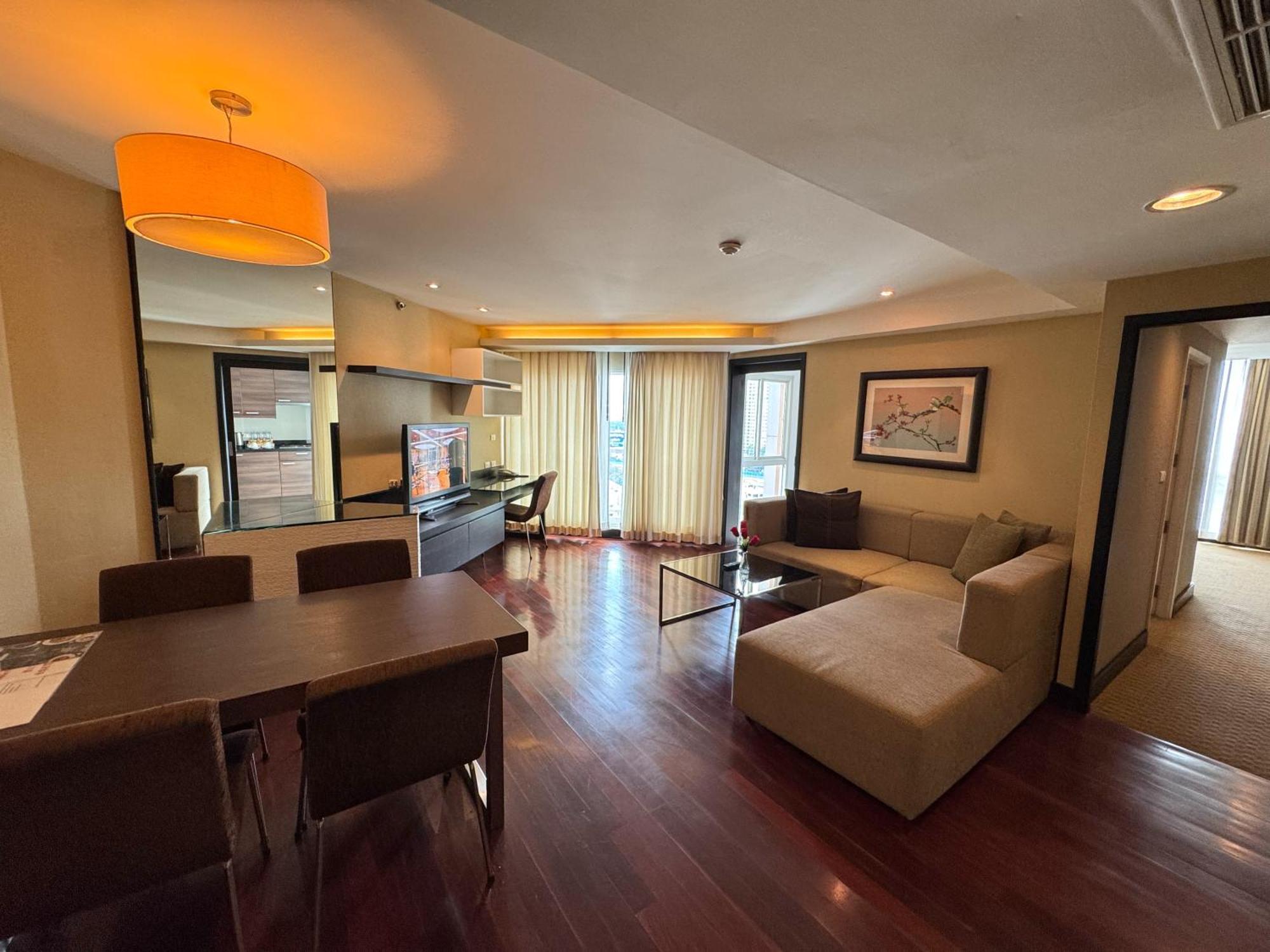 The Narathiwas Hotel & Residence Sathorn Бангкок Экстерьер фото
