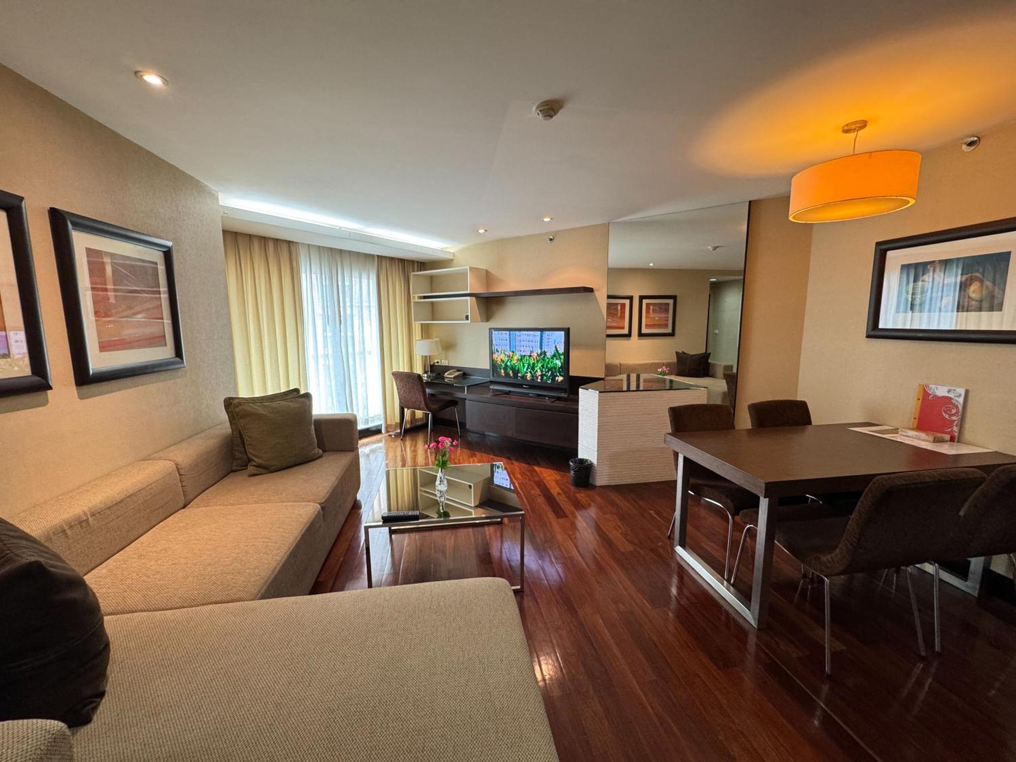 The Narathiwas Hotel & Residence Sathorn Бангкок Экстерьер фото