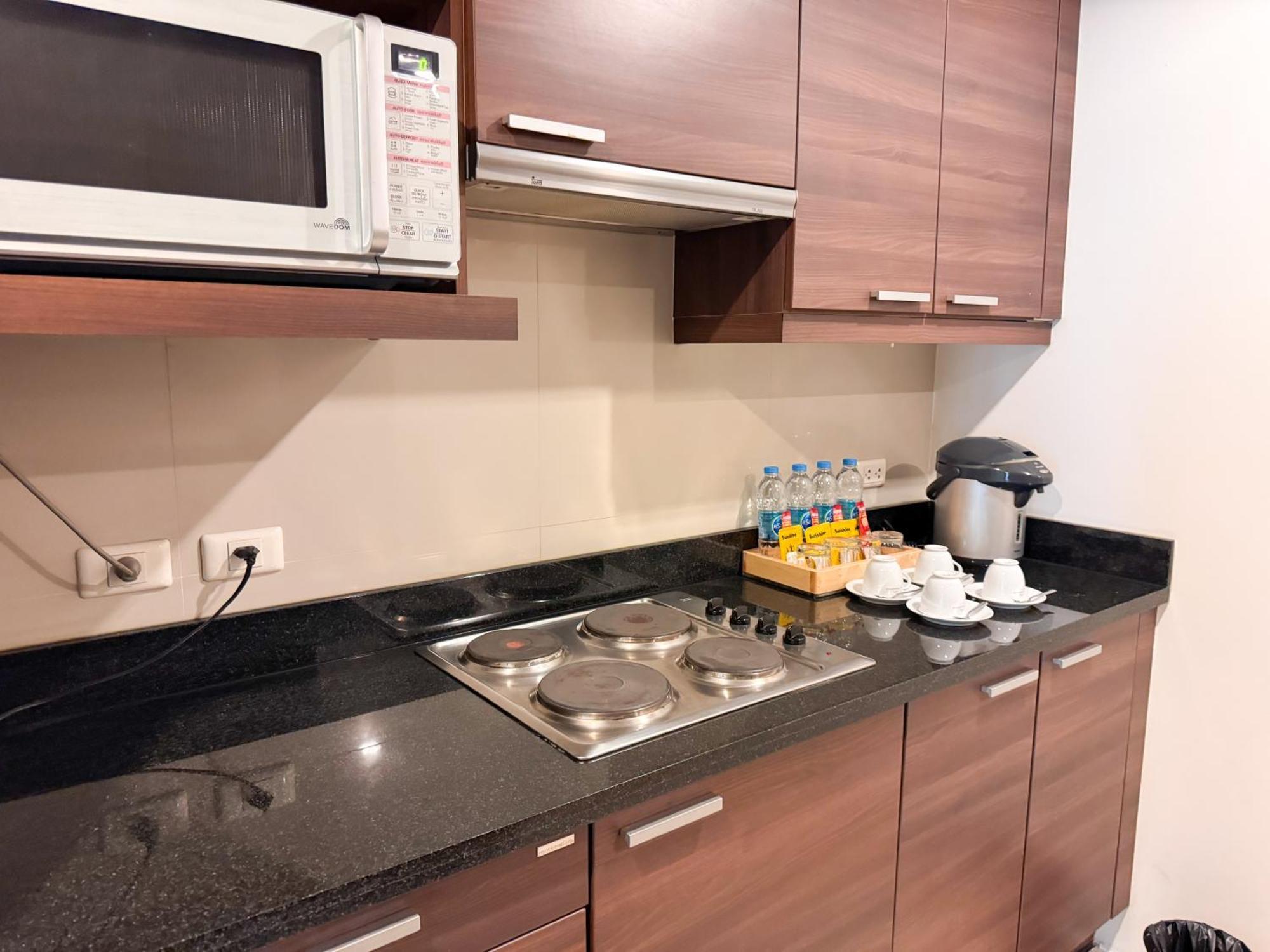 The Narathiwas Hotel & Residence Sathorn Бангкок Экстерьер фото