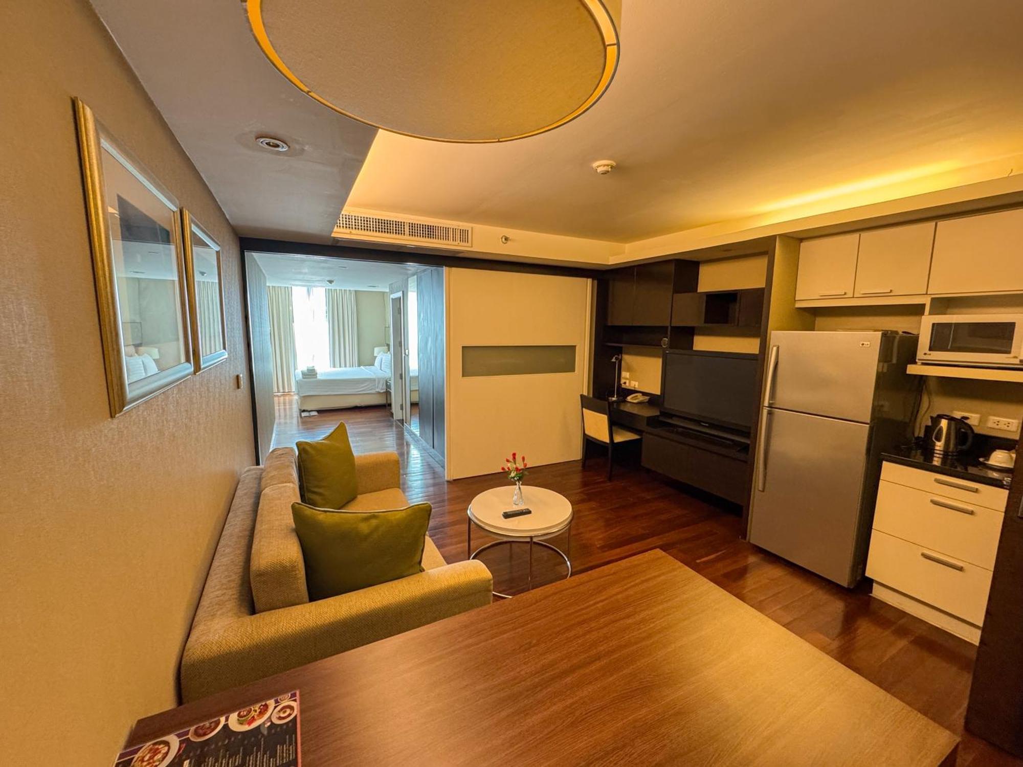 The Narathiwas Hotel & Residence Sathorn Бангкок Экстерьер фото