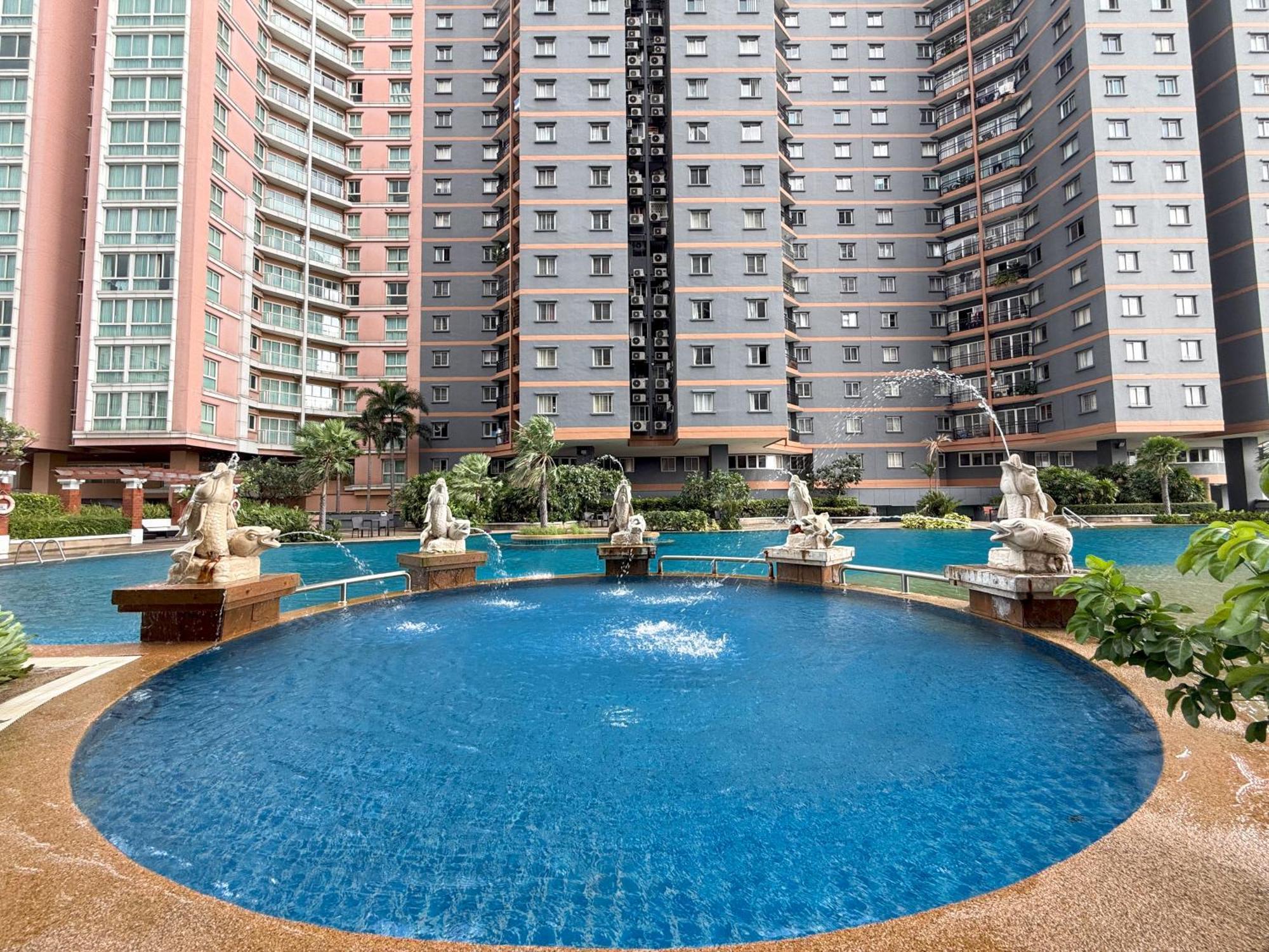 The Narathiwas Hotel & Residence Sathorn Бангкок Экстерьер фото