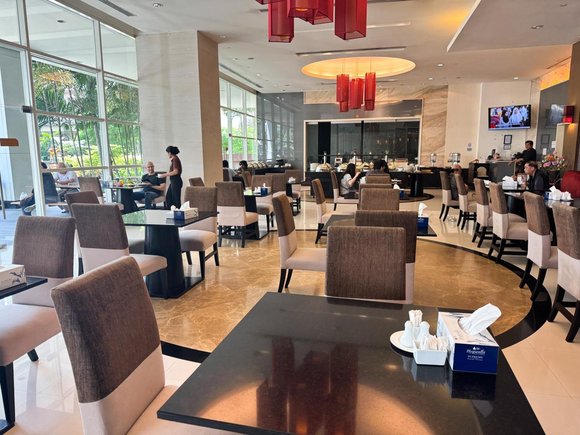 The Narathiwas Hotel & Residence Sathorn Бангкок Экстерьер фото