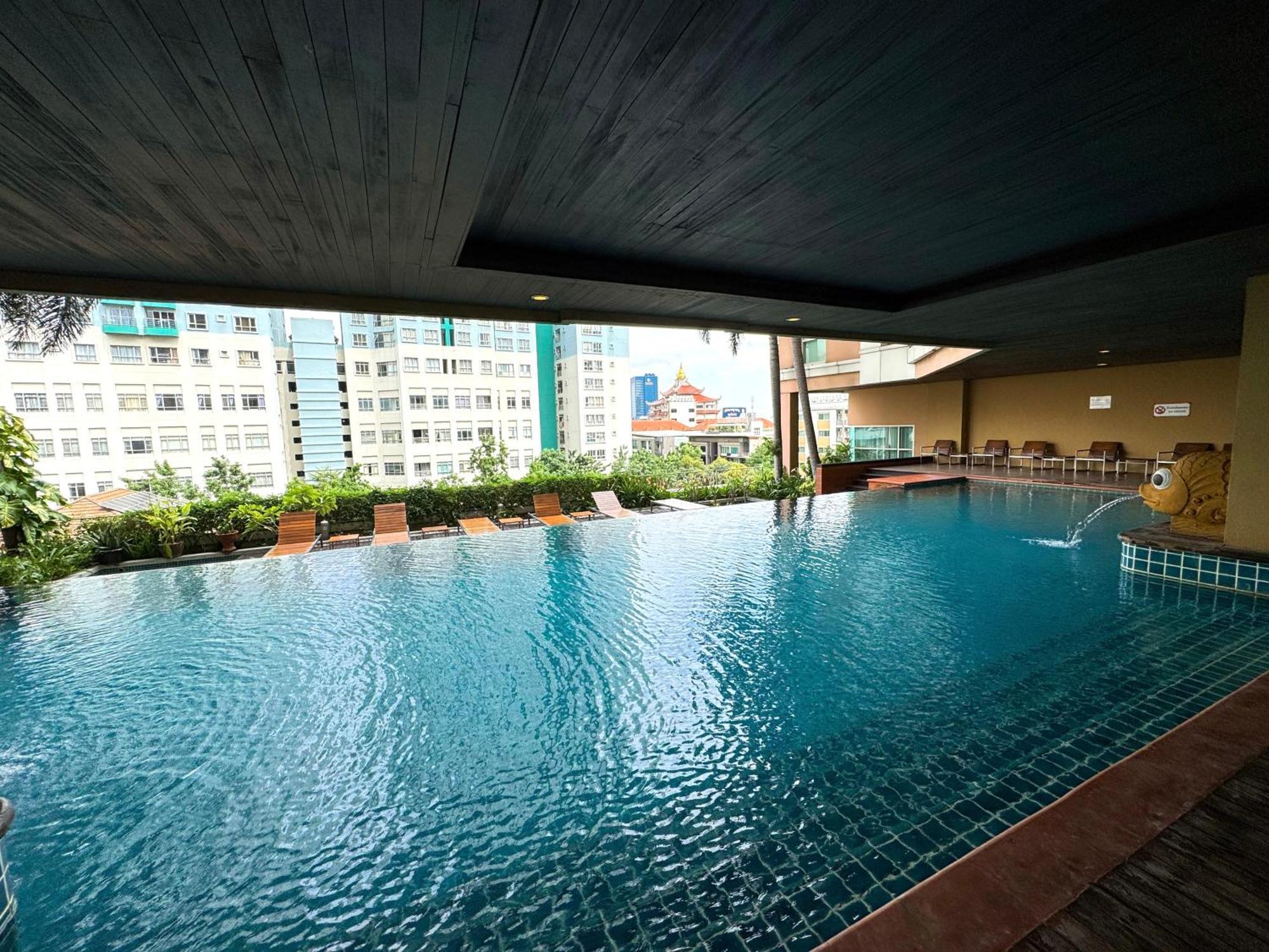 The Narathiwas Hotel & Residence Sathorn Бангкок Экстерьер фото