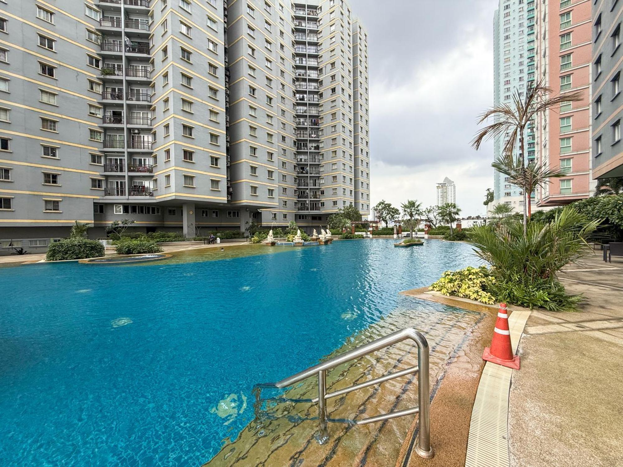 The Narathiwas Hotel & Residence Sathorn Бангкок Экстерьер фото