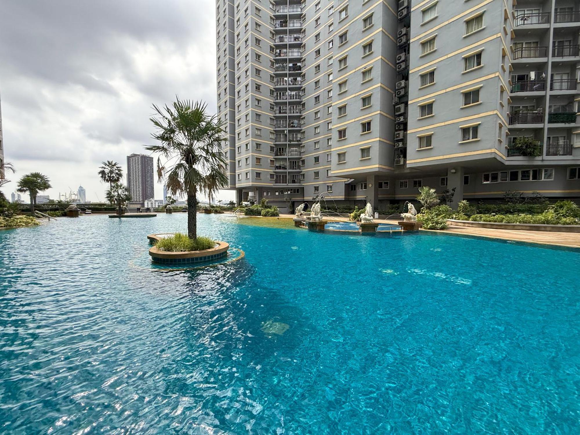 The Narathiwas Hotel & Residence Sathorn Бангкок Экстерьер фото