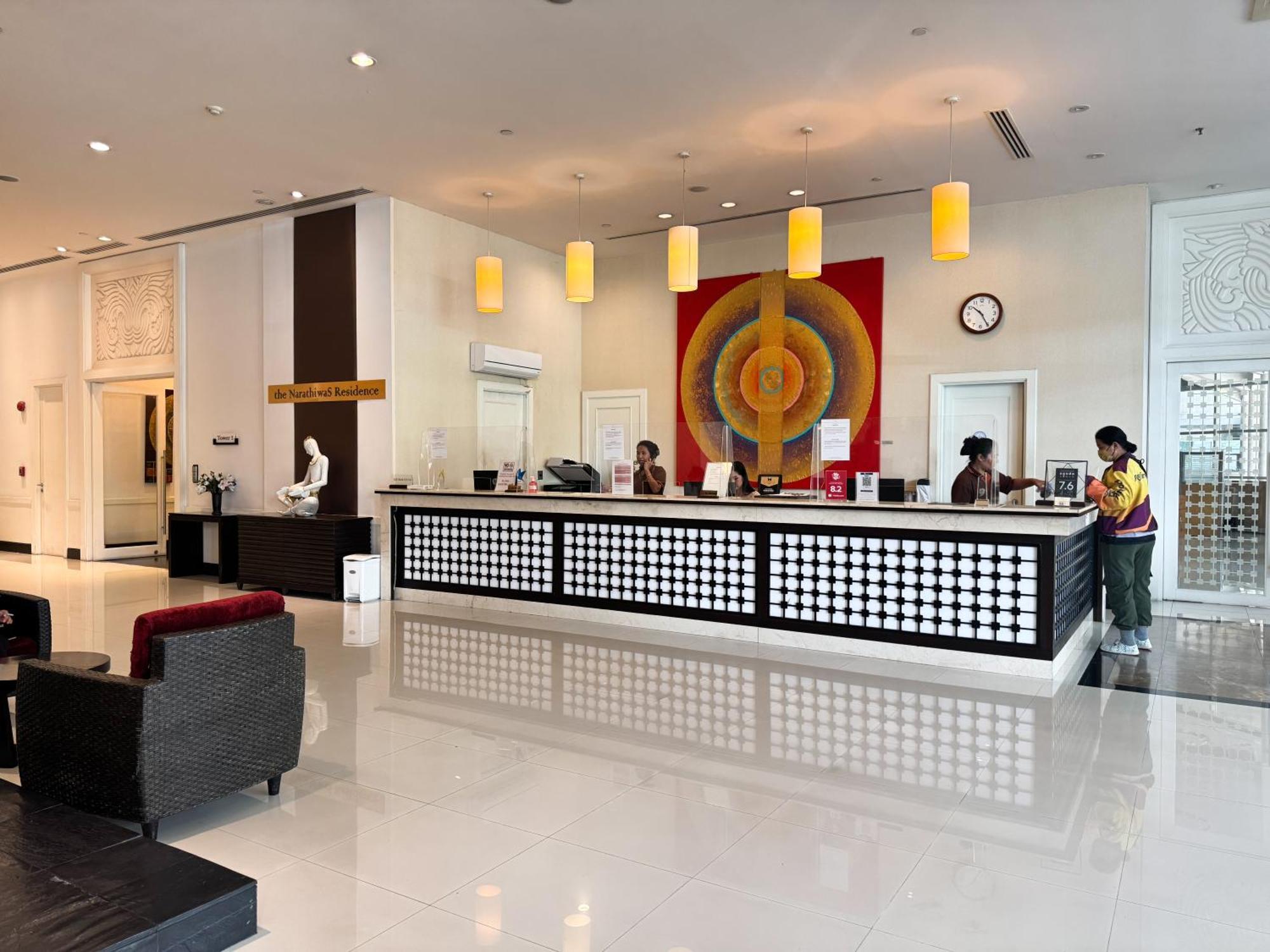 The Narathiwas Hotel & Residence Sathorn Бангкок Экстерьер фото