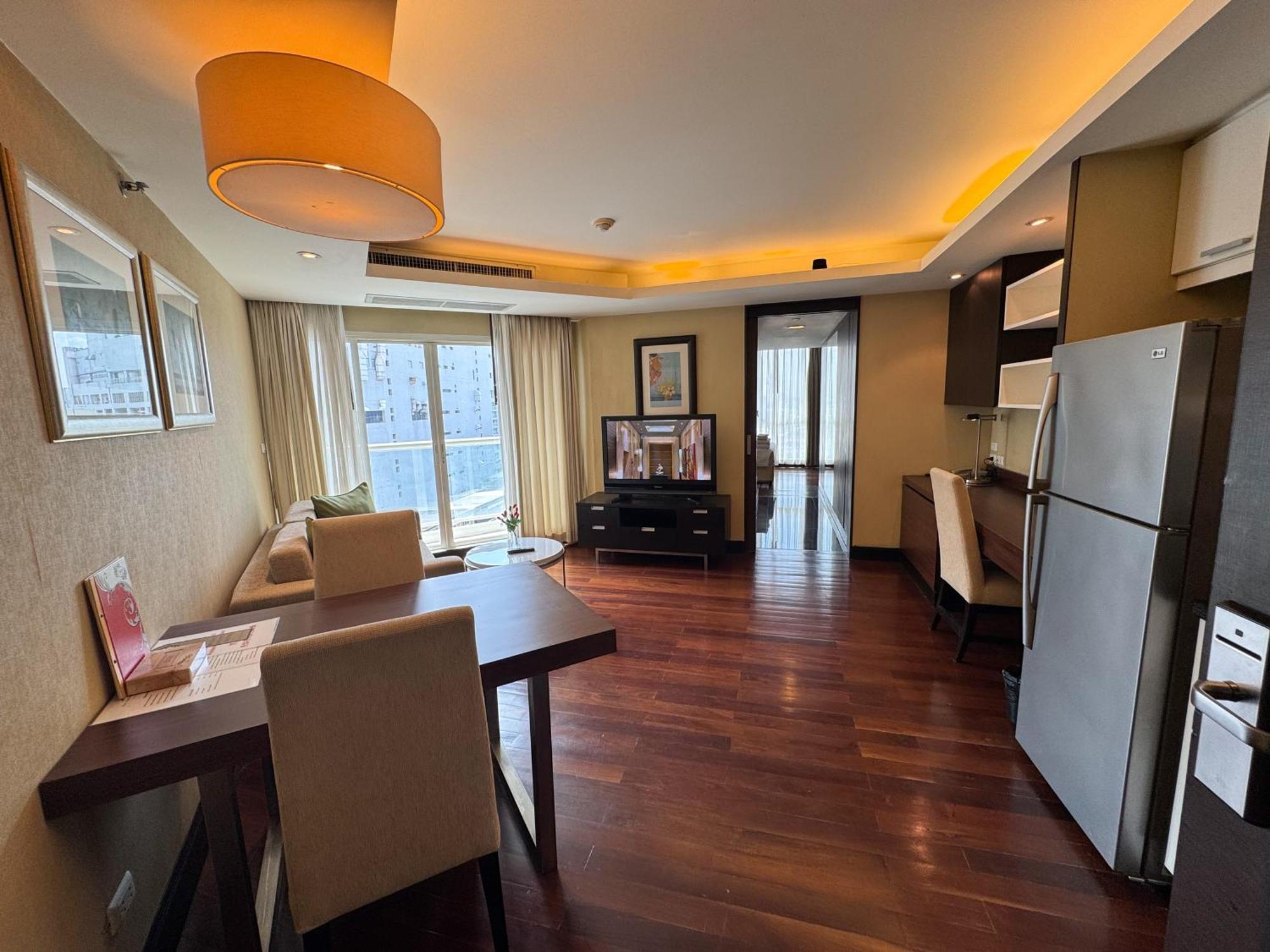 The Narathiwas Hotel & Residence Sathorn Бангкок Экстерьер фото