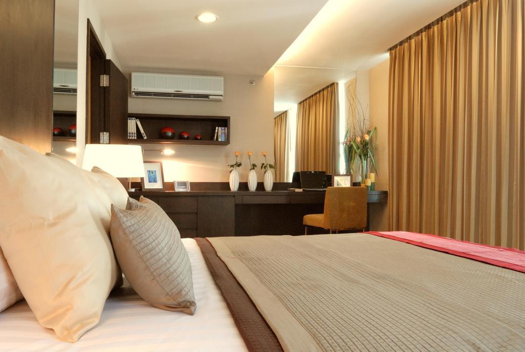 The Narathiwas Hotel & Residence Sathorn Бангкок Экстерьер фото