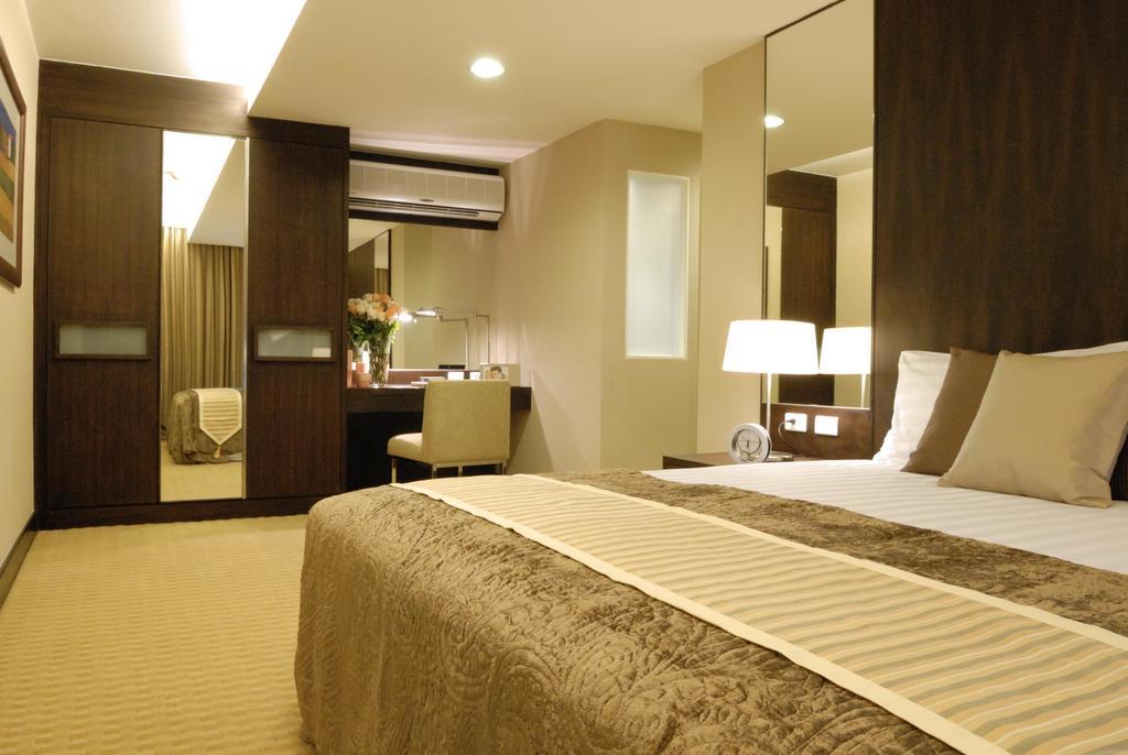 The Narathiwas Hotel & Residence Sathorn Бангкок Экстерьер фото