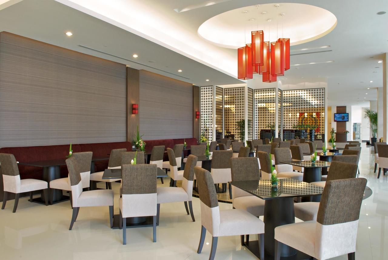 The Narathiwas Hotel & Residence Sathorn Бангкок Экстерьер фото