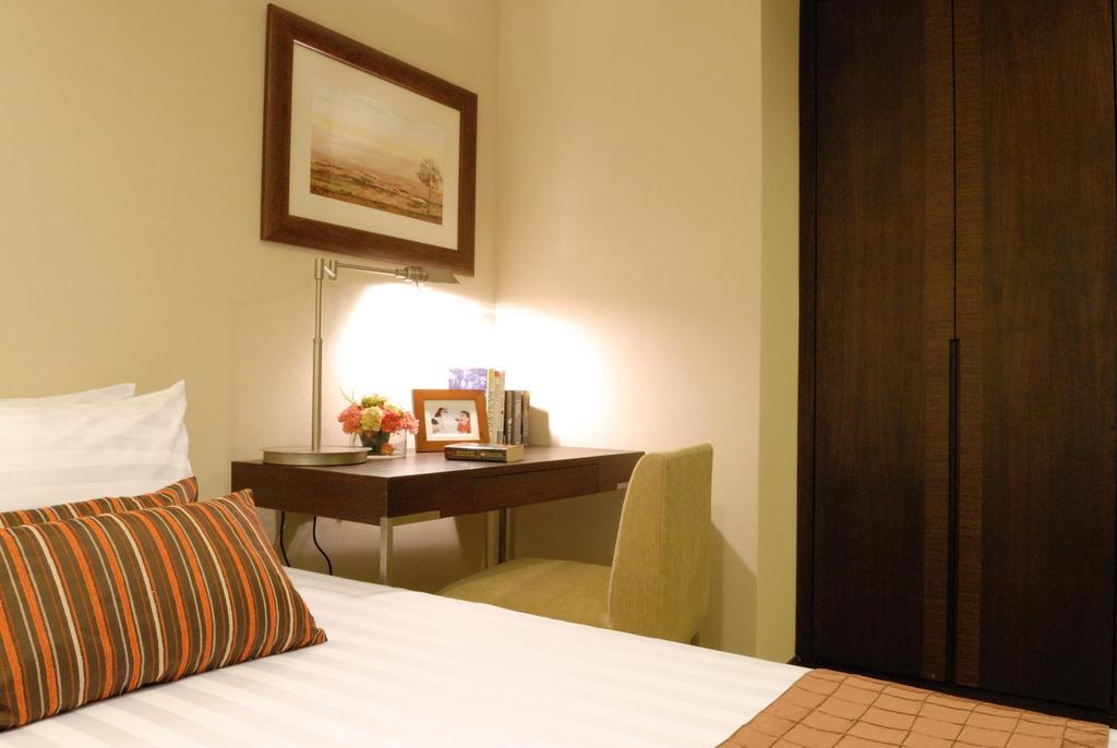 The Narathiwas Hotel & Residence Sathorn Бангкок Экстерьер фото