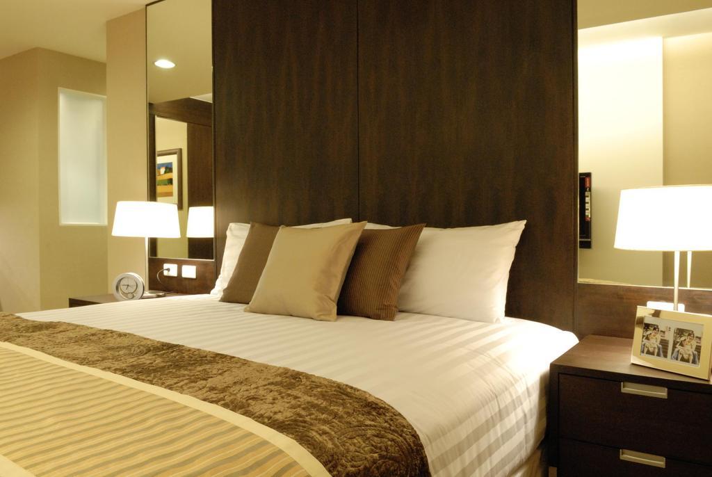The Narathiwas Hotel & Residence Sathorn Бангкок Экстерьер фото
